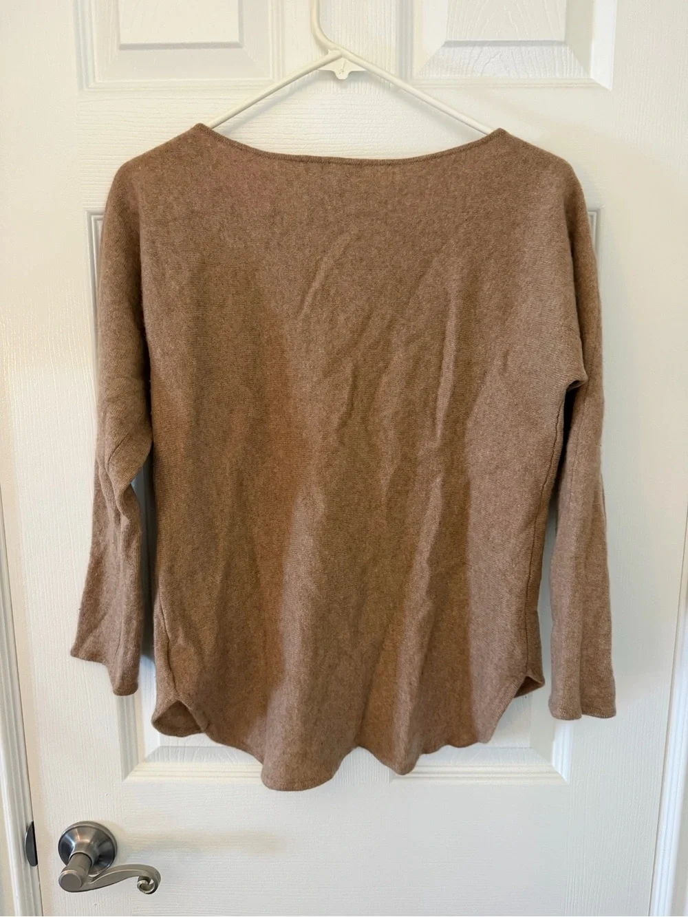 Charter Club Luxury 100% Cashmere Camel Long Sleeve Size Medium - Picture 4 of 8